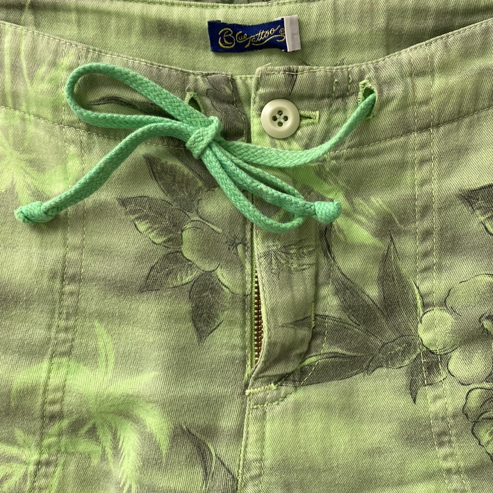 Tropical Print Cargo Pants - Picture 7 of 7